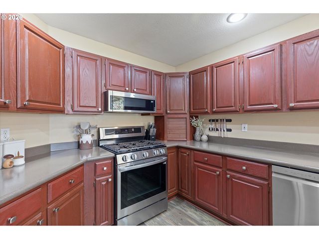 1164 Ne 14TH Pl, Canby, OR 97013