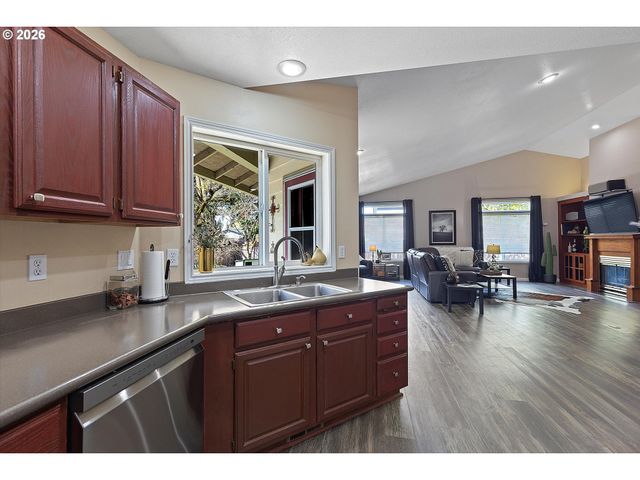 1164 Ne 14TH Pl, Canby, OR 97013