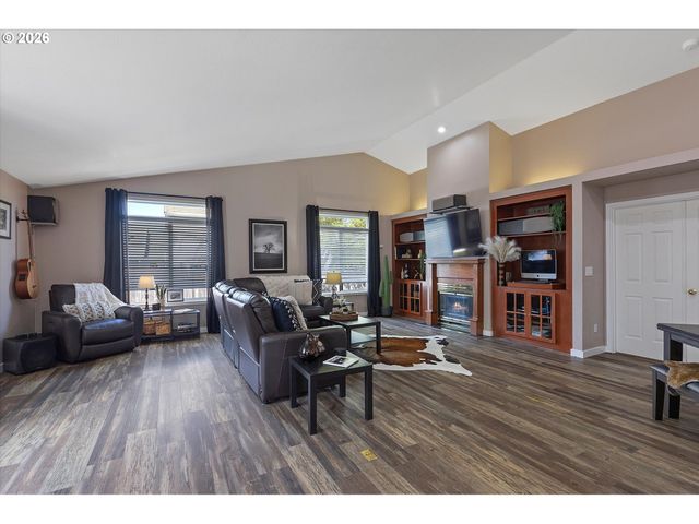 1164 Ne 14TH Pl, Canby, OR 97013