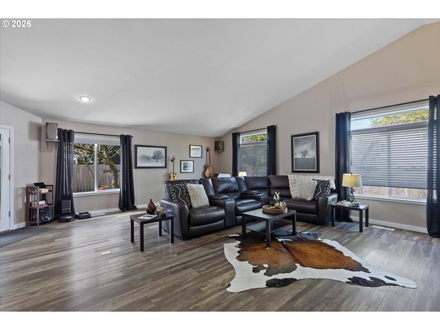 1164 Ne 14TH Pl, Canby, OR 97013