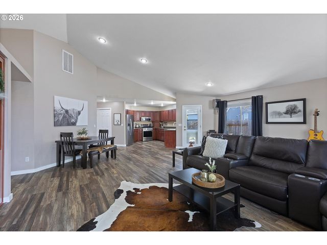 1164 Ne 14TH Pl, Canby, OR 97013