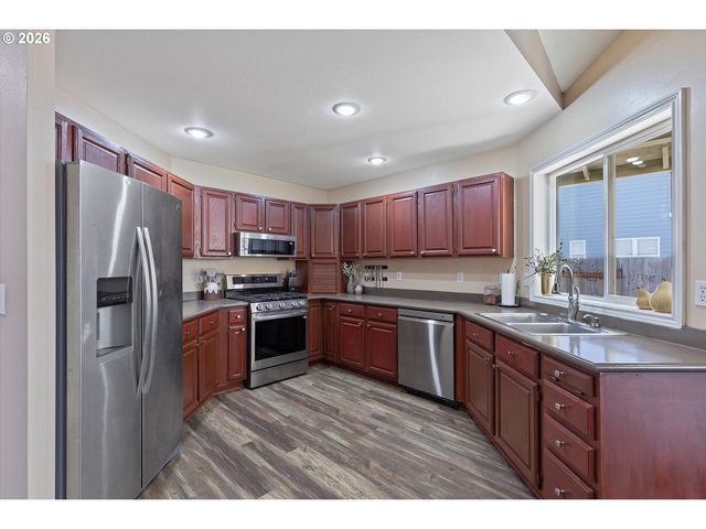 1164 Ne 14TH Pl, Canby, OR 97013