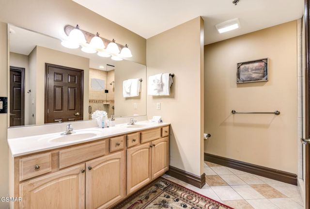 215 Woliss Lane, Gatlinburg, TN 37738