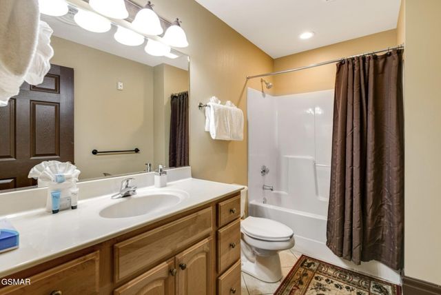 215 Woliss Lane, Gatlinburg, TN 37738