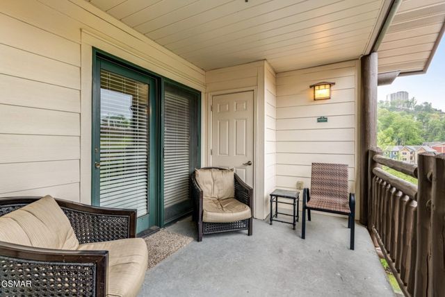 215 Woliss Lane, Gatlinburg, TN 37738