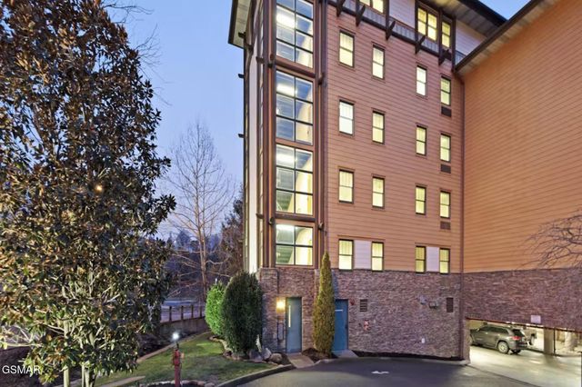 215 Woliss Lane, Gatlinburg, TN 37738