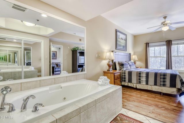 215 Woliss Lane, Gatlinburg, TN 37738