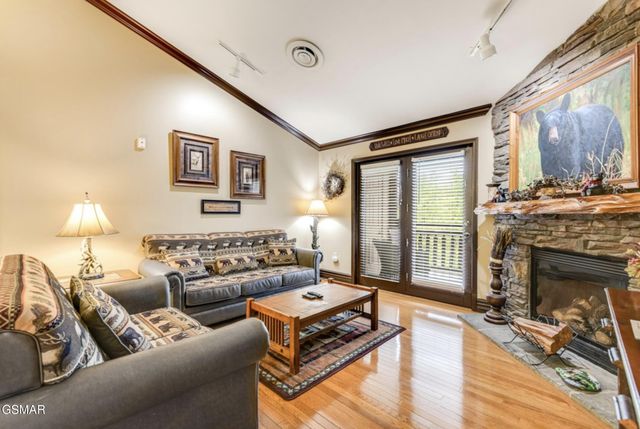 215 Woliss Lane, Gatlinburg, TN 37738