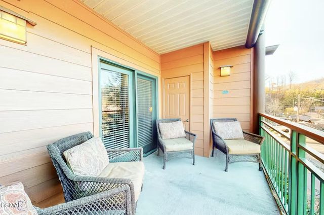 215 Woliss Lane, Gatlinburg, TN 37738