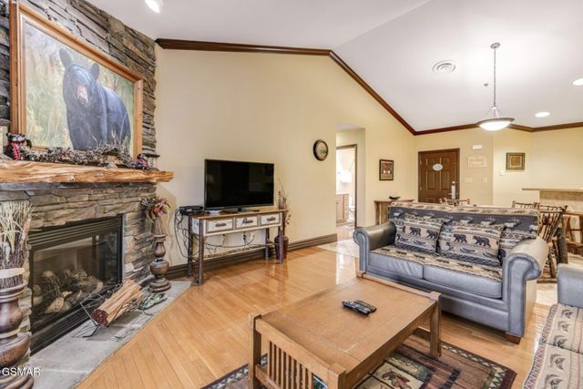 215 Woliss Lane, Gatlinburg, TN 37738