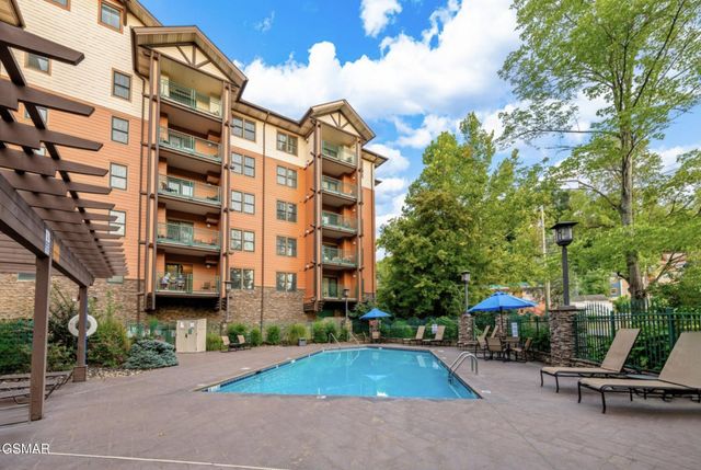 215 Woliss Lane, Gatlinburg, TN 37738