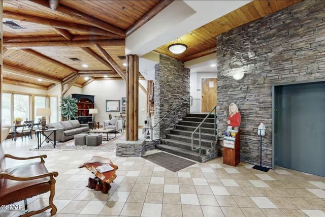 215 Woliss Lane, Gatlinburg, TN 37738