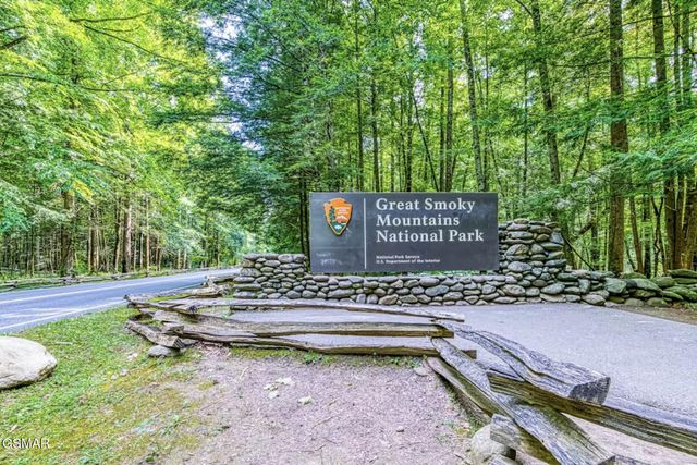 215 Woliss Lane, Gatlinburg, TN 37738