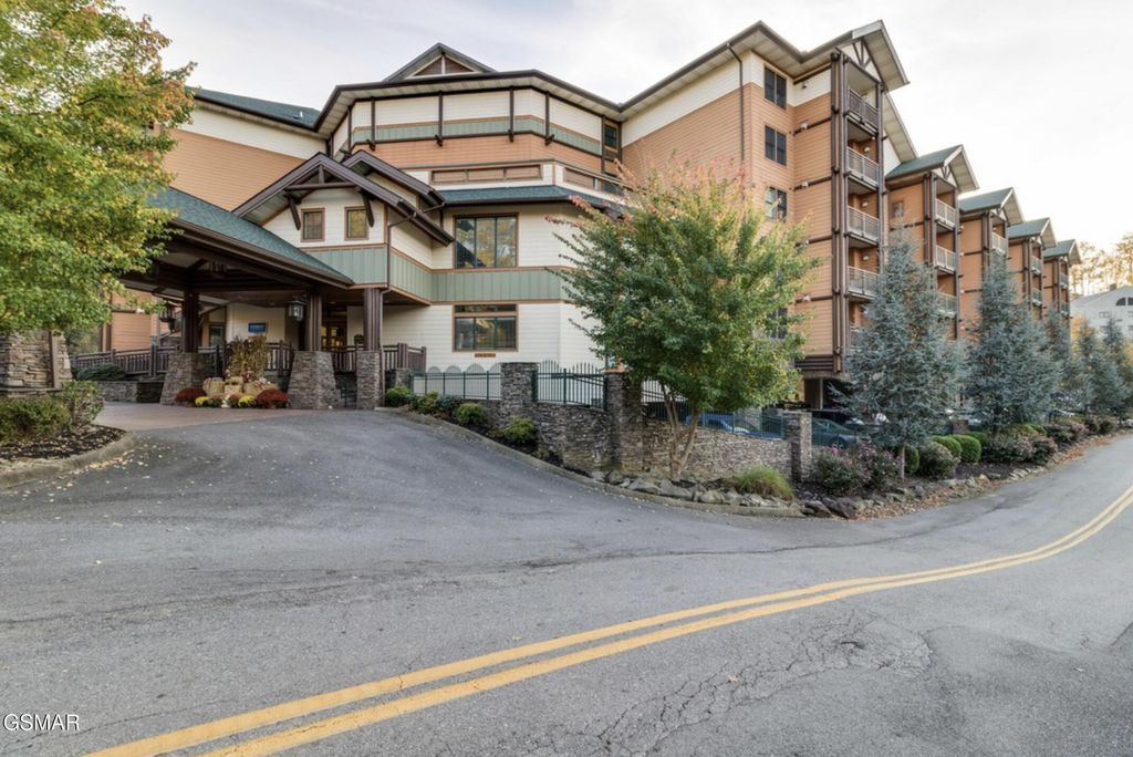 215 Woliss Lane, Gatlinburg, TN 37738