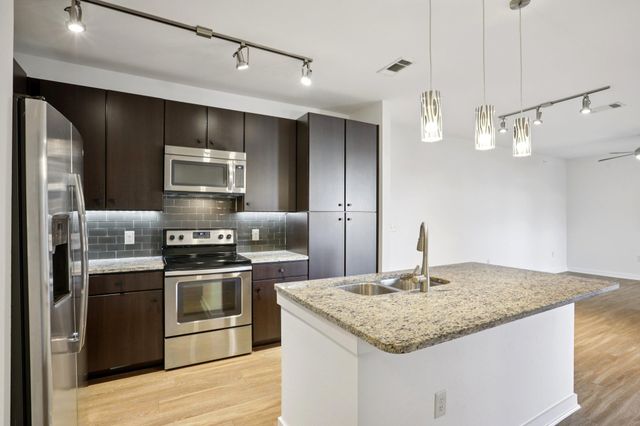 1900 Barton Springs RD 5031, Austin, TX 78704