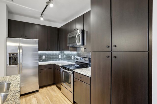 1900 Barton Springs RD 5031, Austin, TX 78704