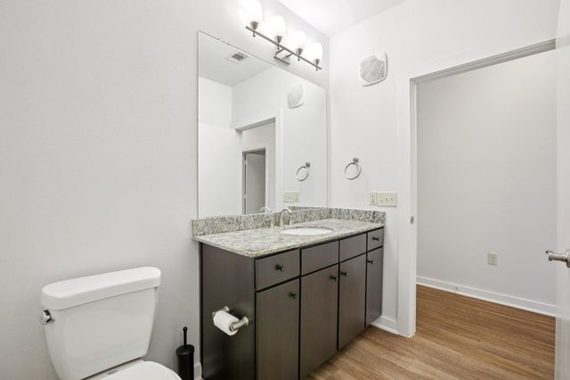 1900 Barton Springs RD 5031, Austin, TX 78704