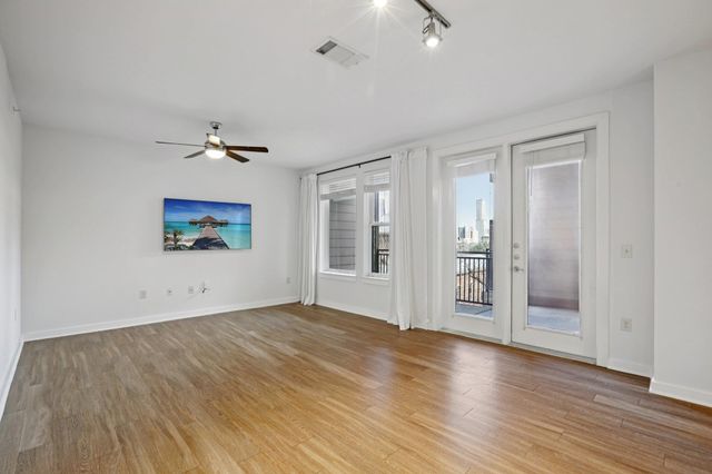 1900 Barton Springs RD 5031, Austin, TX 78704