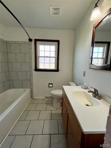 619 E 8th Street, Washington, MO 63090