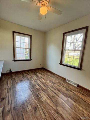 619 E 8th Street, Washington, MO 63090