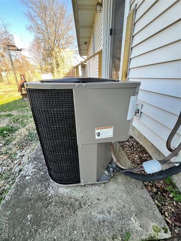 619 E 8th Street, Washington, MO 63090