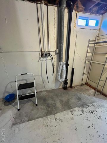 619 E 8th Street, Washington, MO 63090