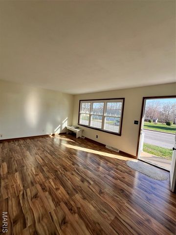 619 E 8th Street, Washington, MO 63090