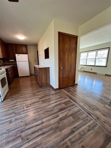 619 E 8th Street, Washington, MO 63090