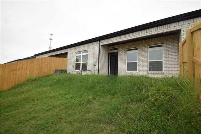 1860 Garnet Avenue, Centerton, AR 72719