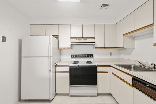 50 Watertown Street 402, Watertown, MA 02472