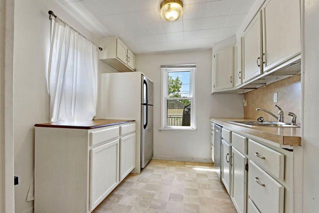 4126 18th AVENUE, Kenosha, WI 53140
