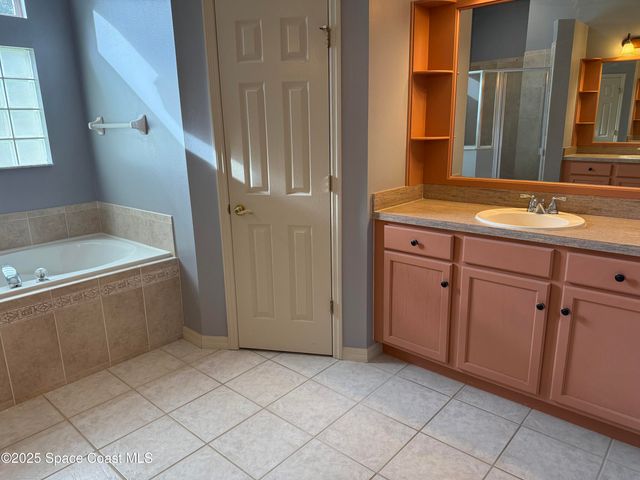 5971 Newbury Circle, Melbourne, FL 32940