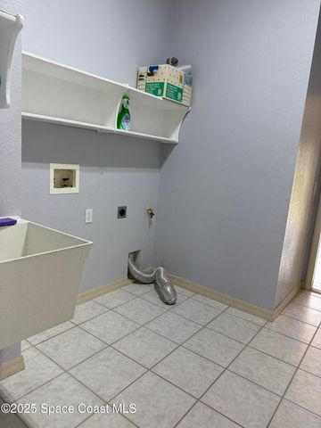 5971 Newbury Circle, Melbourne, FL 32940