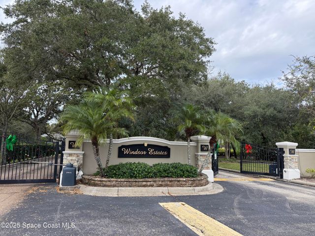 5971 Newbury Circle, Melbourne, FL 32940