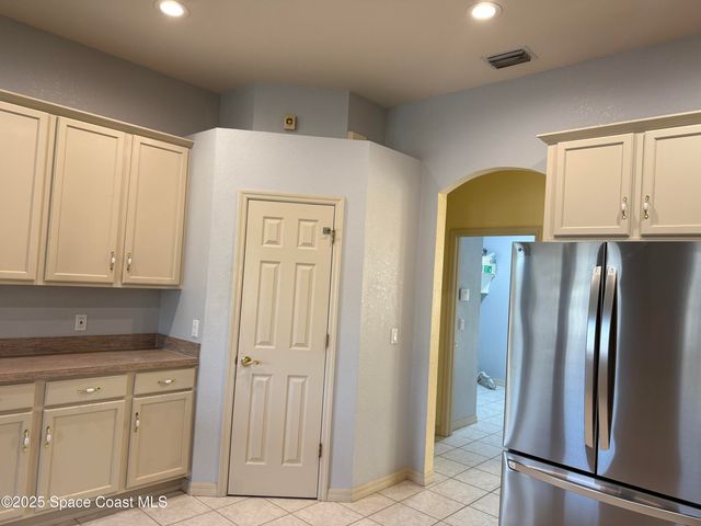 5971 Newbury Circle, Melbourne, FL 32940