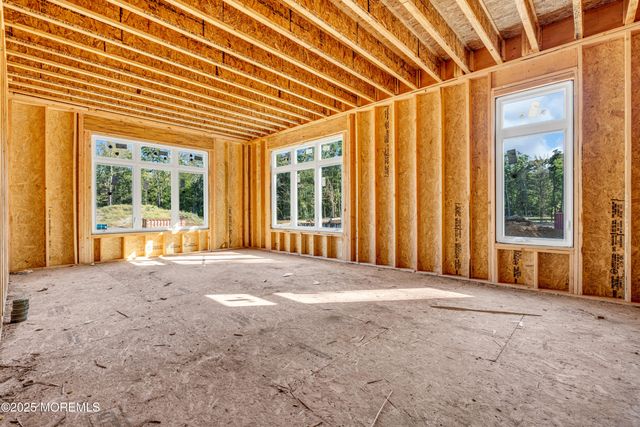 117 Parker Chase Court, Morganville, NJ 07751