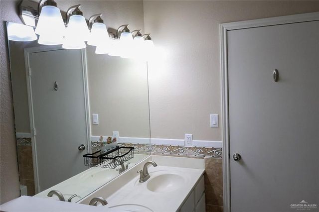 2007 Helen Avenue, Mission, TX 78572
