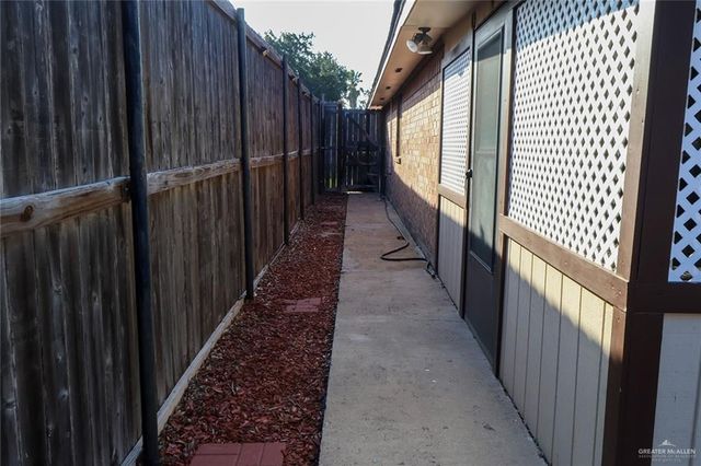 2007 Helen Avenue, Mission, TX 78572