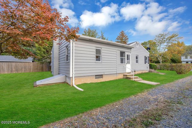 14 Mapletree Road, Toms River, NJ 08753