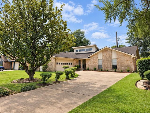 10434 Carlow Lane, La Porte, TX 77571