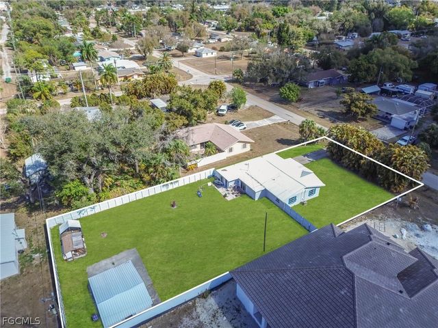 102 Crescent Lake DR, North Fort Myers, FL 33917