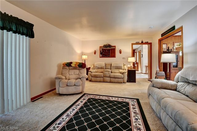 1017 Kaderly Street NW, New Philadelphia, OH 44663