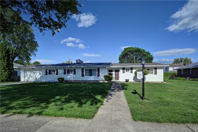 1017 Kaderly Street NW, New Philadelphia, OH 44663