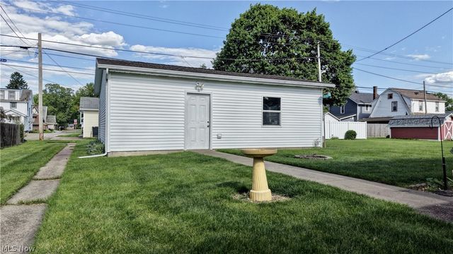 1017 Kaderly Street NW, New Philadelphia, OH 44663