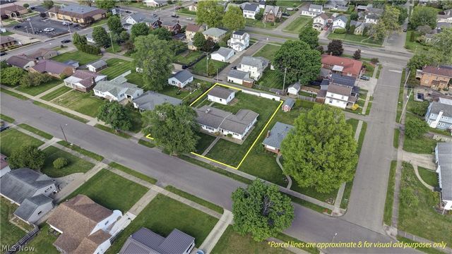 1017 Kaderly Street NW, New Philadelphia, OH 44663