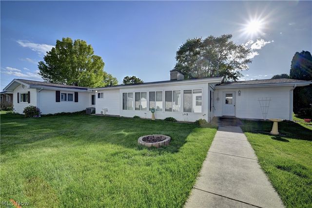 1017 Kaderly Street NW, New Philadelphia, OH 44663