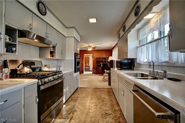 1017 Kaderly Street NW, New Philadelphia, OH 44663