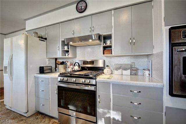 1017 Kaderly Street NW, New Philadelphia, OH 44663