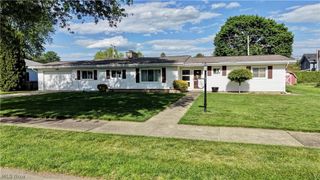 1017 Kaderly Street NW, New Philadelphia, OH 44663