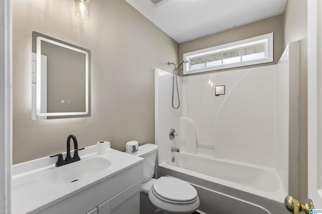 154 SILVERSTONE LANE, Alabaster, AL 35007